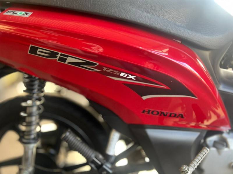 HONDA - BIZ 125 - 2013/2013 - Vermelha - R$ 12.000,00