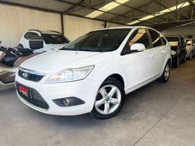 FORD - FOCUS - 2011/2011 - Branca - R$ 39.900,00