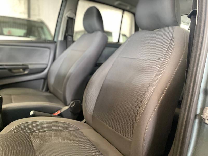 VOLKSWAGEN - FOX - 2011/2011 - Verde - R$ 31.900,00