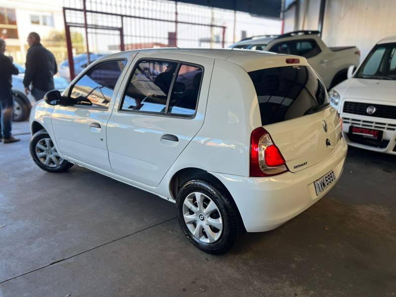 RENAULT - CLIO - 2015/2015 - Branca - R$ 34.900,00