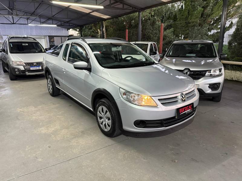 VOLKSWAGEN - SAVEIRO - 2012/2013 - Prata - R$ 43.900,00