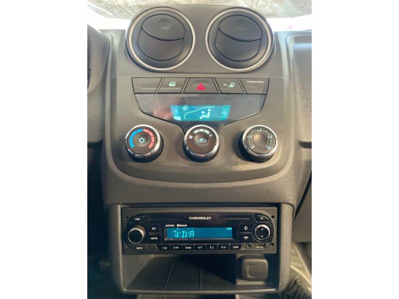 CHEVROLET - MONTANA - 2013/2014 - Vermelha - R$ 45.900,00
