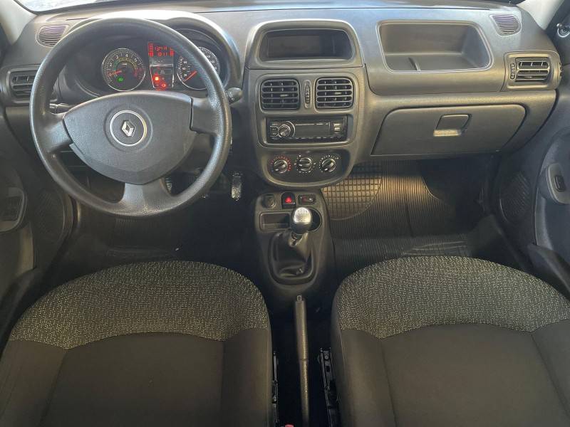 RENAULT - CLIO - 2013/2014 - Preta - R$ 30.900,00