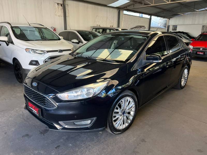FORD - FOCUS - 2016/2016 - Preta - R$ 54.900,00