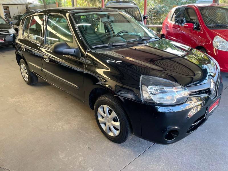 RENAULT - CLIO - 2013/2014 - Preta - R$ 30.900,00