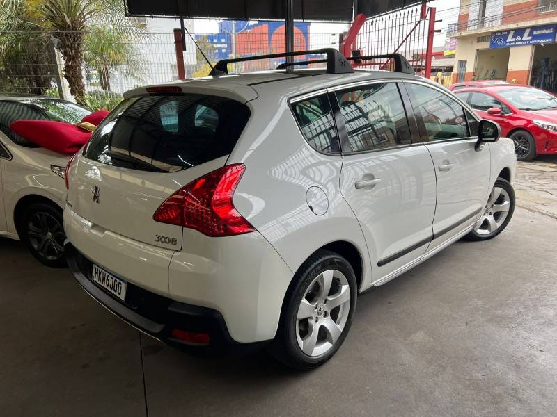 PEUGEOT - 3008 - 2011/2012 - Branca - R$ 39.900,00