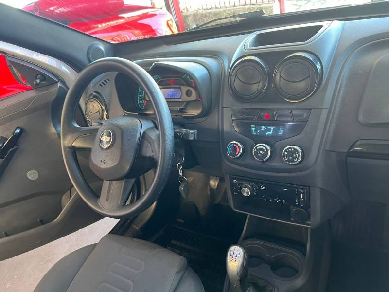 CHEVROLET - MONTANA - 2012/2012 - Branca - R$ 41.000,00