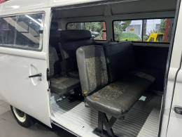 VOLKSWAGEN - KOMBI - 2004/2004 - Branca - R$ 25.900,00