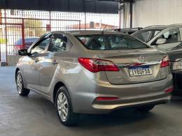 HYUNDAI - HB20S - 2017/2018 - Dourada - R$ 68.900,00
