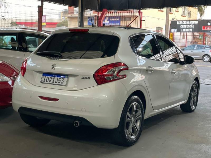 PEUGEOT - 208 - 2013/2014 - Branca - R$ 44.900,00