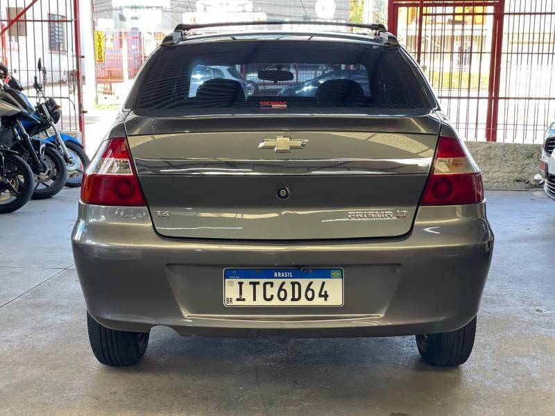 CHEVROLET - PRISMA - 2011/2012 - Cinza - R$ 31.900,00