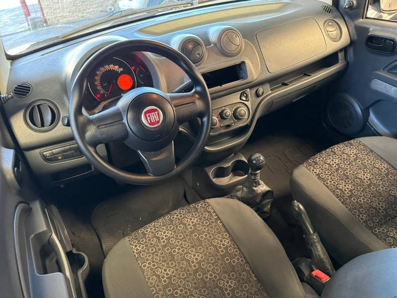 FIAT - UNO - 2013/2013 - Prata - R$ 31.900,00