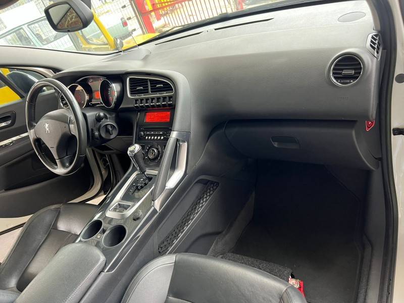 PEUGEOT - 3008 - 2011/2012 - Branca - R$ 39.900,00
