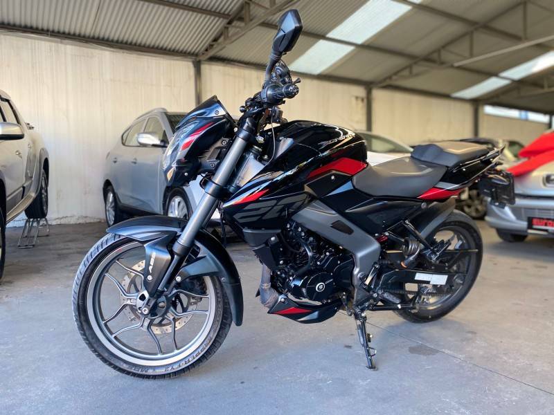BAJAJ - DOMINAR D200 - 2024/2025 - Preta - R$ 19.900,00
