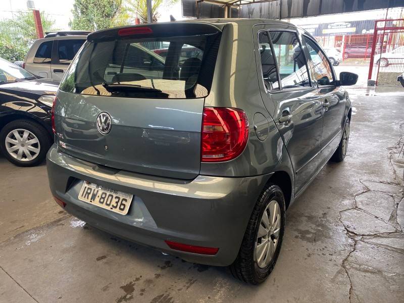 VOLKSWAGEN - FOX - 2011/2011 - Verde - R$ 31.900,00