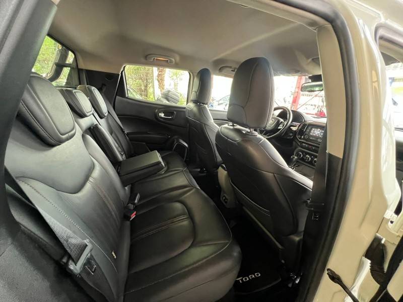 FIAT - TORO - 2017/2017 - Prata - R$ 99.900,00