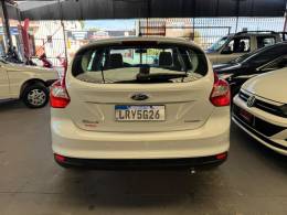 FORD - FOCUS - 2015/2015 - Branca - R$ 53.900,00