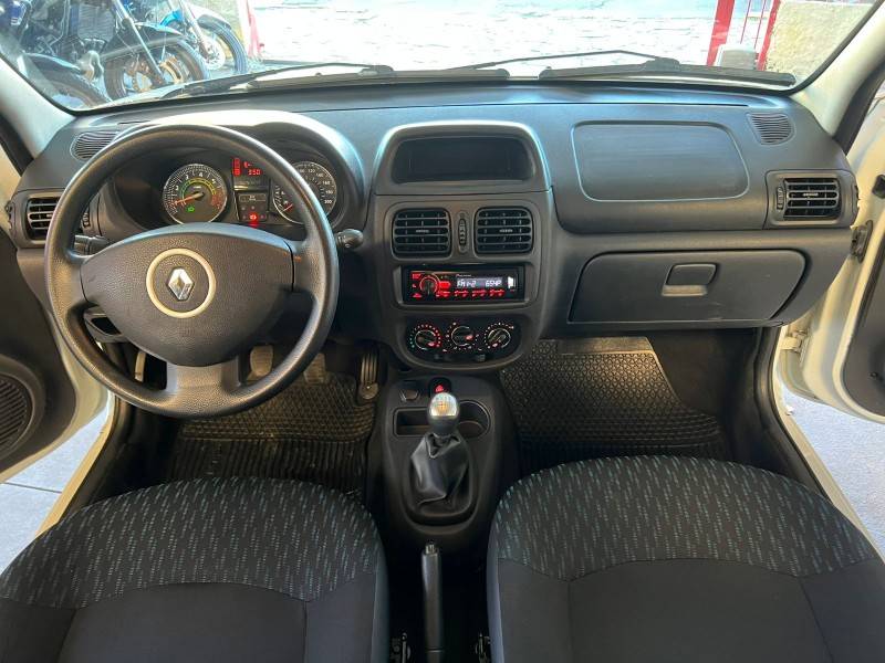 RENAULT - CLIO - 2015/2015 - Branca - R$ 34.900,00