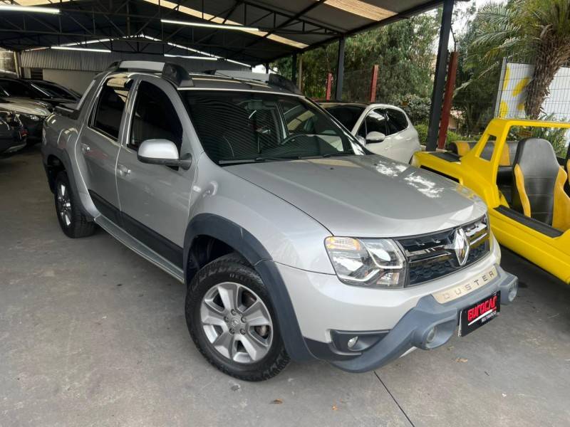 RENAULT - DUSTER OROCH - 2017/2017 - Prata - R$ 71.900,00