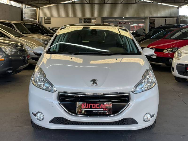 PEUGEOT - 208 - 2014/2015 - Branca - R$ 49.900,00
