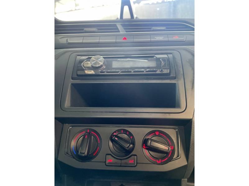 VOLKSWAGEN - SAVEIRO - 2019/2020 - Branca - R$ 58.900,00