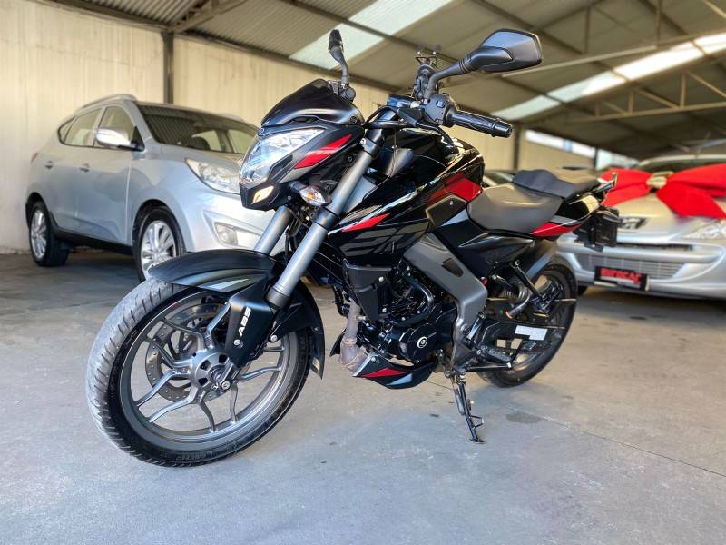 BAJAJ - DOMINAR D200 - 2024/2025 - Preta - R$ 19.900,00