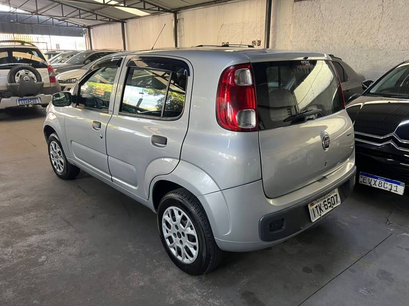 FIAT - UNO - 2013/2013 - Prata - R$ 30.900,00