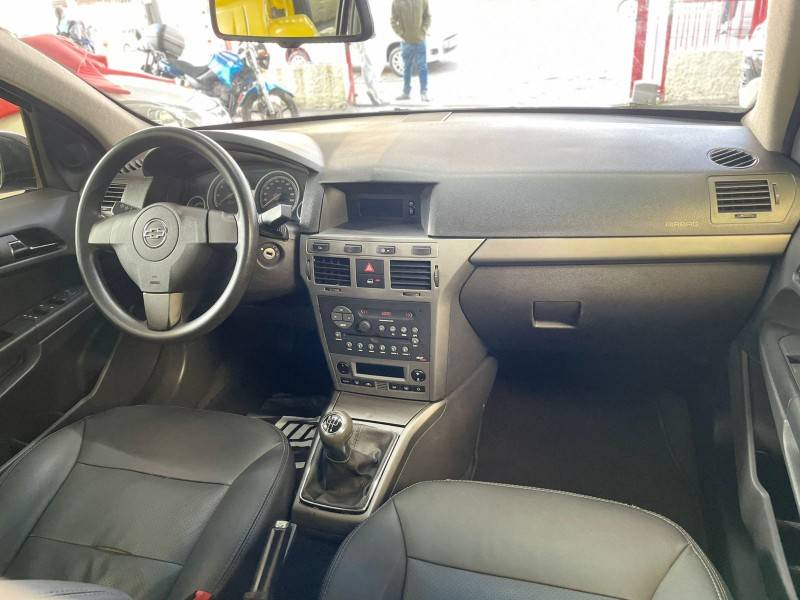 CHEVROLET - VECTRA - 2008/2008 - Preta - R$ 33.900,00