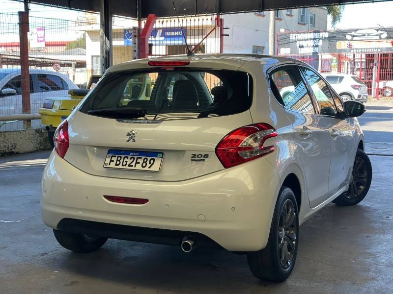 PEUGEOT - 208 - 2014/2015 - Branca - R$ 49.900,00