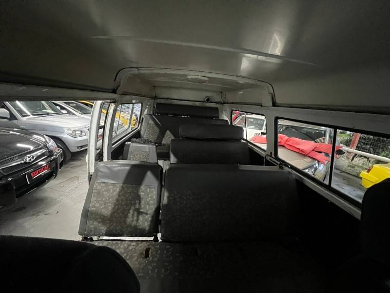 VOLKSWAGEN - KOMBI - 2004/2004 - Branca - R$ 25.900,00