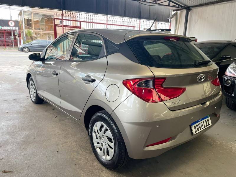 HYUNDAI - HB20 - 2020/2020 - Dourada - R$ 55.900,00