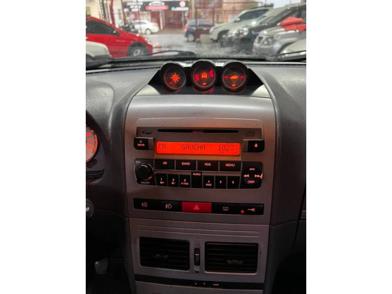 FIAT - IDEA - 2008/2008 - Prata - R$ 31.900,00