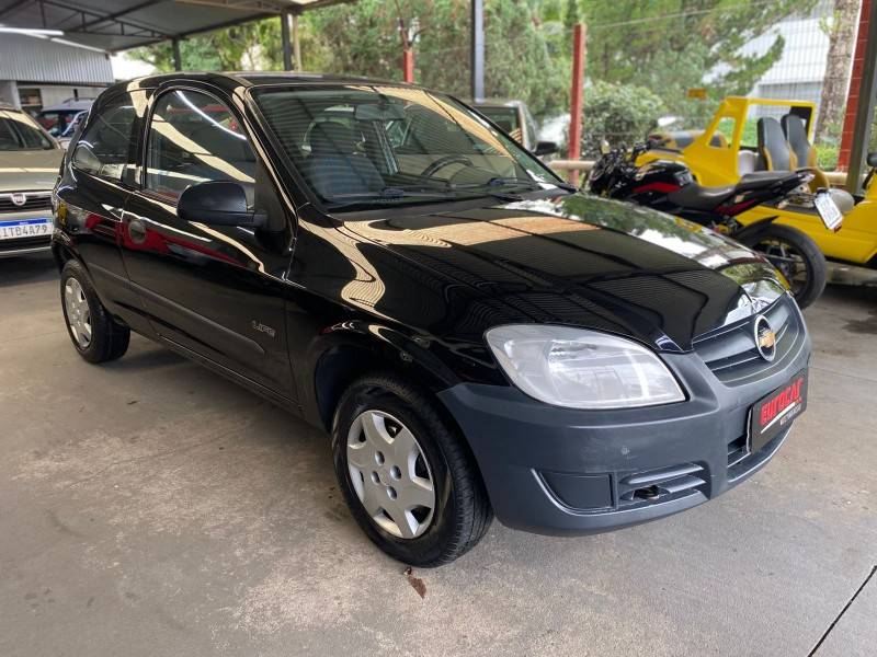 CHEVROLET - CELTA - 2010/2011 - Preta - R$ 21.900,00