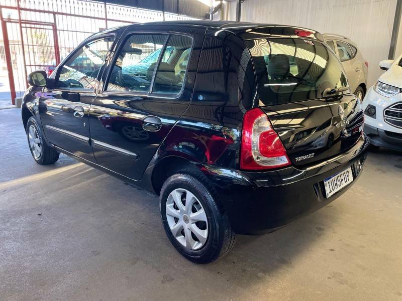 RENAULT - CLIO - 2013/2014 - Preta - R$ 30.900,00