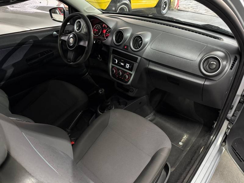 VOLKSWAGEN - SAVEIRO - 2012/2013 - Prata - R$ 43.900,00