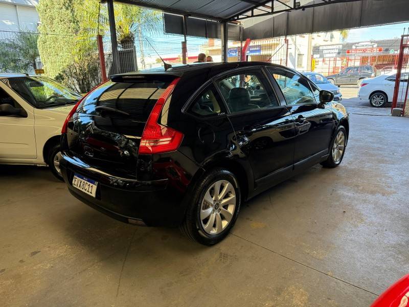 CITROËN - C4 - 2011/2011 - Preta - R$ 27.900,00