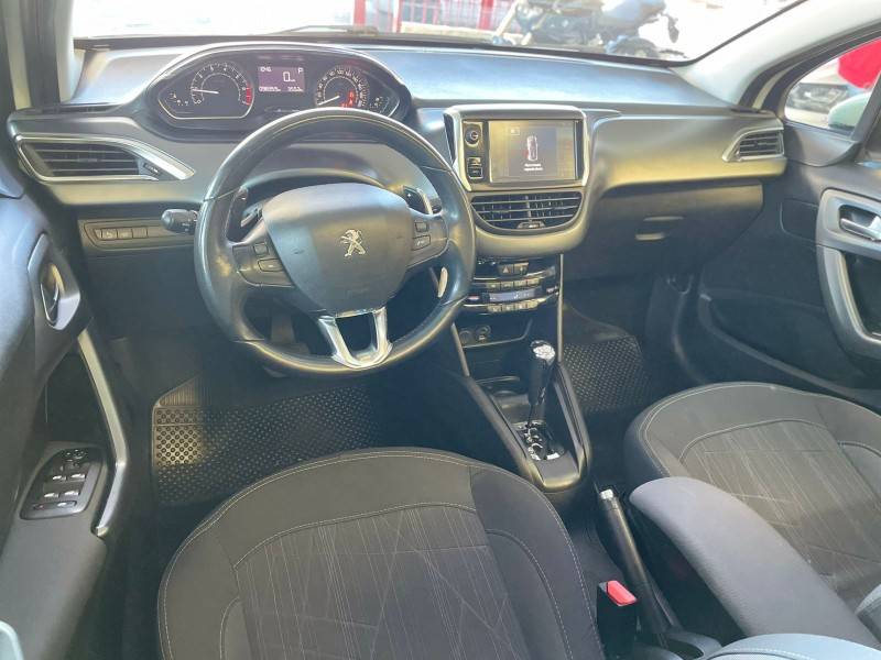 PEUGEOT - 208 - 2014/2015 - Branca - R$ 49.900,00