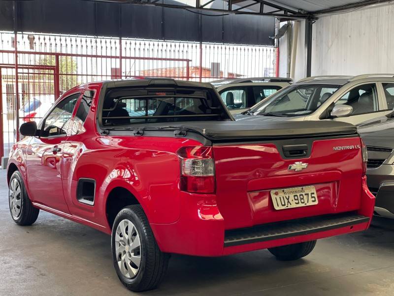CHEVROLET - MONTANA - 2013/2014 - Vermelha - R$ 45.900,00