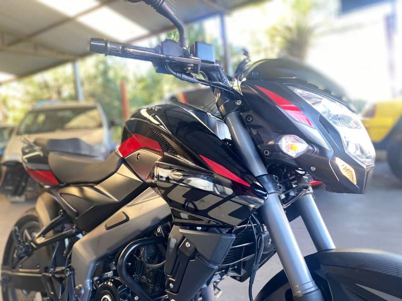 BAJAJ - DOMINAR D200 - 2024/2025 - Preta - R$ 19.900,00