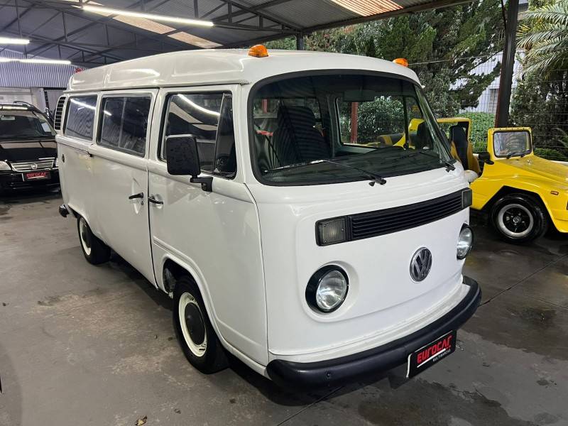 VOLKSWAGEN - KOMBI - 2004/2004 - Branca - R$ 25.900,00