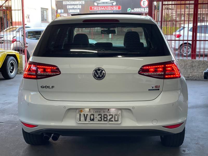 VOLKSWAGEN - GOLF - 2013/2014 - Branca - R$ 77.900,00