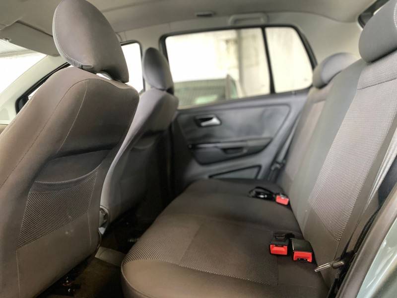 VOLKSWAGEN - FOX - 2011/2011 - Verde - R$ 31.900,00
