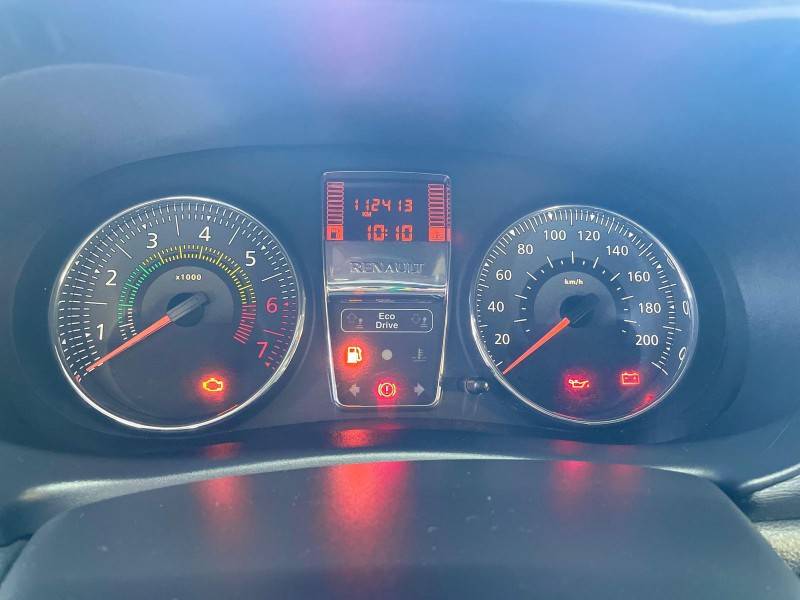 RENAULT - CLIO - 2013/2014 - Preta - R$ 30.900,00
