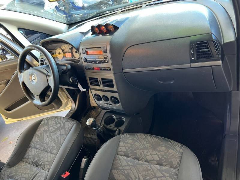FIAT - IDEA - 2008/2008 - Prata - R$ 31.900,00