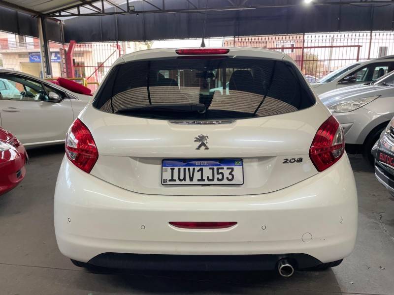 PEUGEOT - 208 - 2013/2014 - Branca - R$ 44.900,00