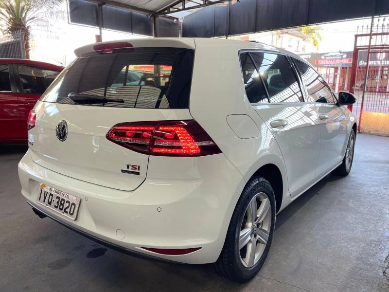 VOLKSWAGEN - GOLF - 2013/2014 - Branca - R$ 77.900,00