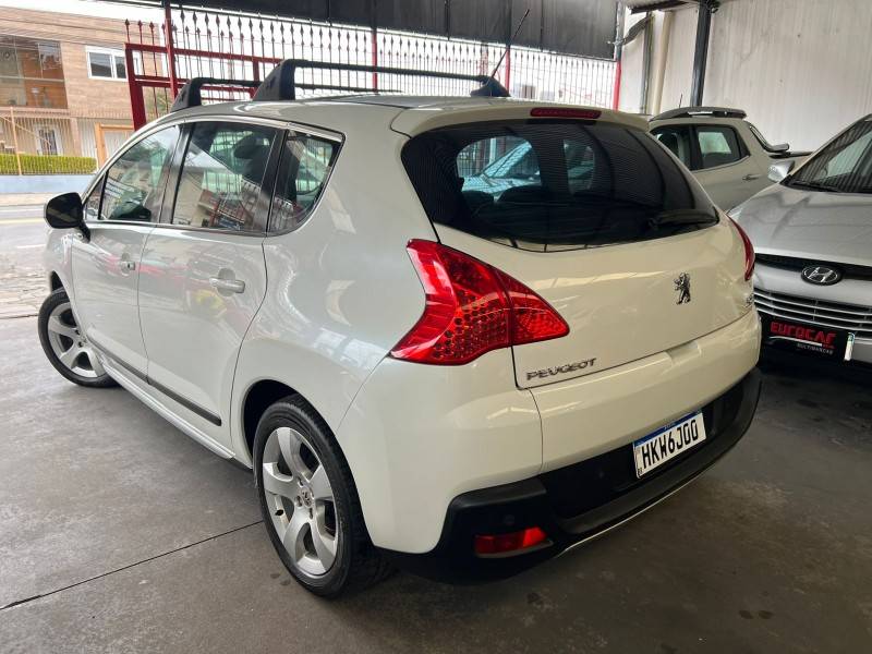 PEUGEOT - 3008 - 2011/2012 - Branca - R$ 39.900,00