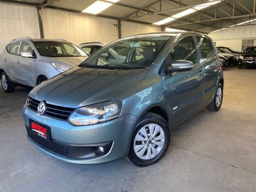 VOLKSWAGEN - FOX - 2011/2011 - Verde - R$ 31.900,00