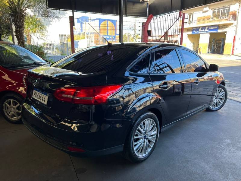 FORD - FOCUS - 2016/2016 - Preta - R$ 54.900,00